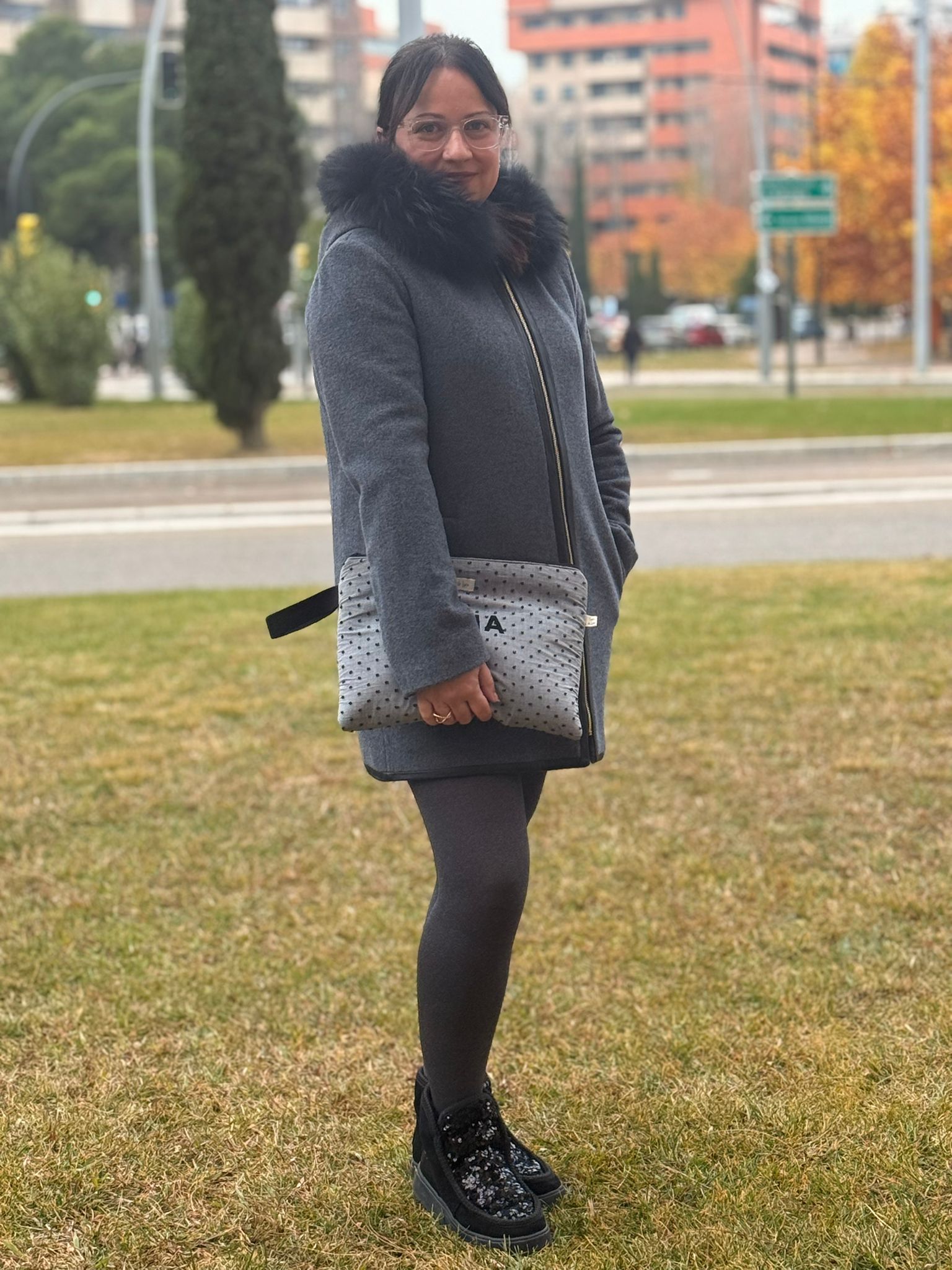 bolso en grises y topos negros bolso en grises y topos negros